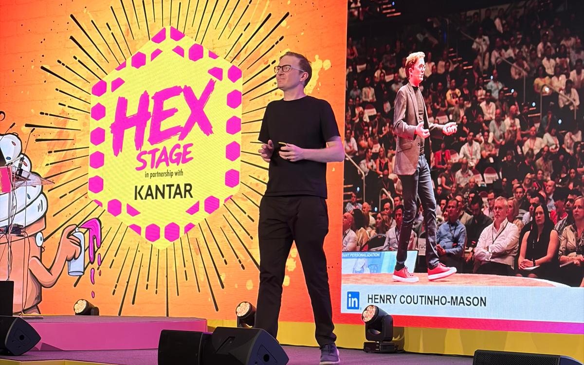 Henry Coutinho-Mason on the HEX Stage at MAD//Fest London, the audience's ideas on the big screen behind him